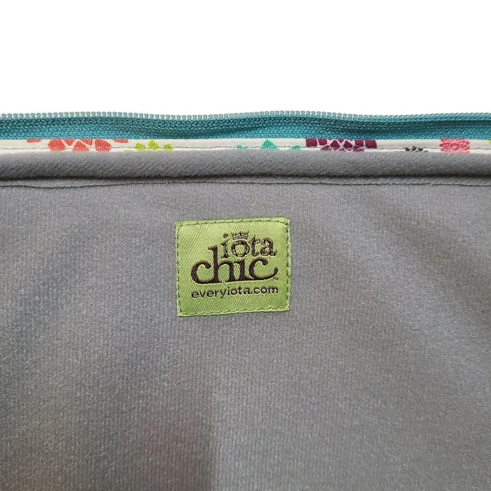 C.R. Gibson Iota Chic Laptop Sleeve Padded Bag Zip Close Geometric Multicolored